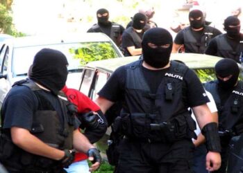 Operatiune in forta la o retea de traficanti si firme care au adus peste 1000 de migranti in Romania sub paravanul unor contracte de munca. 60 de descinderi inclusiv in Bihor