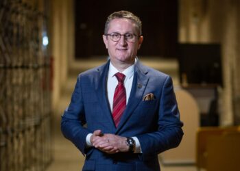 Candidatul AUR la Primăria Oradea: Dragi Orădeni, Pe 9 iunie nu votăm doar primari, președinți de consiliu județean, consilieri locali și județeni, sau pentru Parlamentul European. Votăm direcția în care se va îndrepta țara noastră!