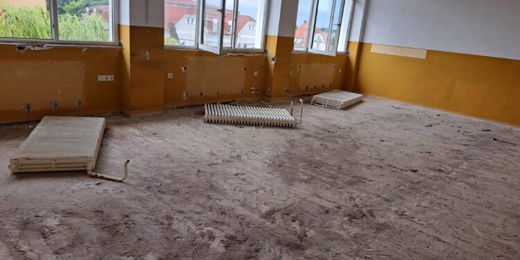 Au început lucrările de renovare a clădirii Liceului Teoretic Arany János. Investiția 4,4 milioane de lei.