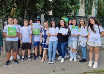 Elevii din Sântandrei cuceresc podiumul la Festivalul Național de Teatru