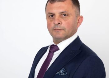 Exponentul unei familii de preoți, Sebastian Bursașiu, noul primar al Vașcăului