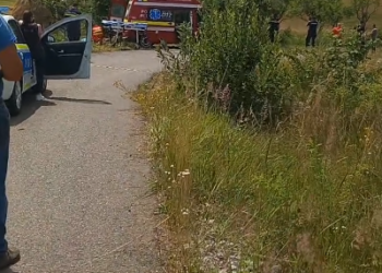 Bărbat de 38 de ani din Șuncuiuș, grav autoaccidentat după ce s-a răsturnat cu tractorul cu remorcă