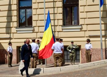 Ceremonie militară prilejuită de Ziua Drapelului Național