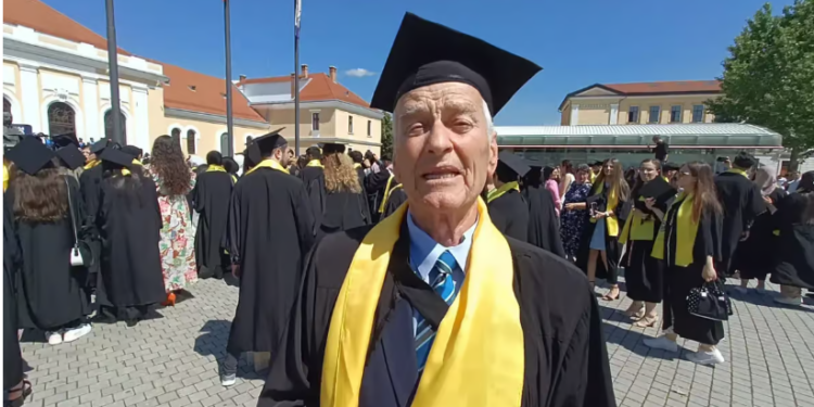 Un fost primar, cel mai vârstnic absolvent de facultate, la 90 de ani: …M-a convins să fac arme albe.Atunci am prezentat profesorului de specialitate un arc pentru întreceri sportive oficiale și un buzdugan