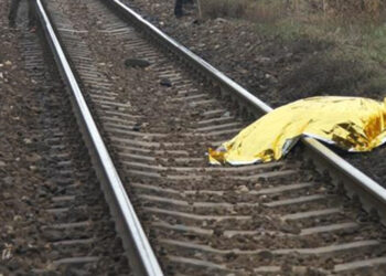Două cadavre aparținând unor tineri de 17 și 25 de ani găsite pe calea ferată. S-ar fi întors de la un bal