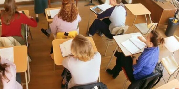 13 pe un loc la titularizare în Bihor. Numai 105 posturi