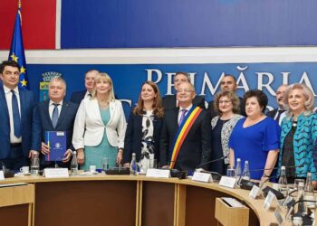 Rectorul Bungău la semnarea contractelor de finanțare prin PNNR alături de ministrul Deca