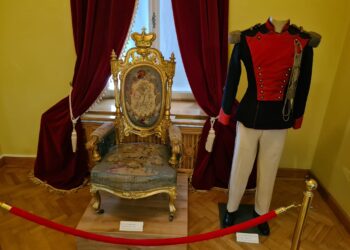 Fotoliul lui Cuza și alte obiecte de Tezaur care i-au aparținut, expuse la Oradea