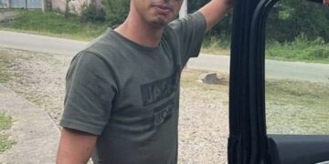 Un tânăr de 22 de ani, grav rănit după ce a căzut dintr-un tractor care s-a izbit de un cap de pod. Kanalas Daniel are nevoie urgentă de sânge