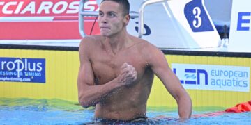 Campionul olimpic la 200 m, David Popovici, cel mai bun timp din seria probei „regine” de 100 de metri liber. Merge în semifinală