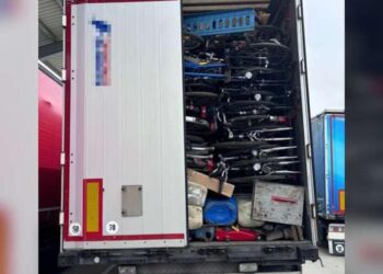 37 tone deşeuri oprite la intrarea în țară, în Punctul de Trecere a Frontierei Borș II