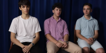 Povestea start-up-ului care i-a făcut milionari pe 3 elevi. Unul e angajat ca hacker. Ce probleme juridice au avut fiindcă nu aveau 18 ani