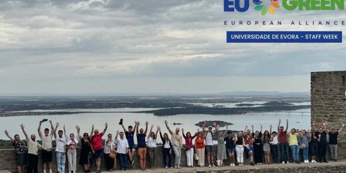 Ambasadorul EU GREEN al Universității din Oradea, studentul Darius Hulea și lecția turnului cu bezea în vârf