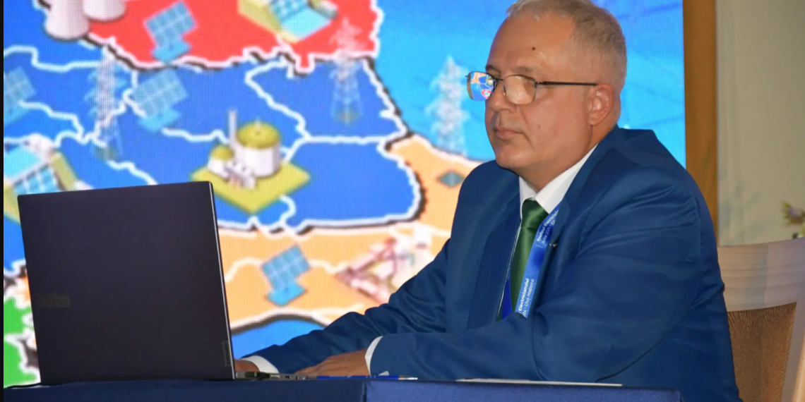 Fostul coleg de clasă a lui Bolojan, Franki Csaba cel mai bun electrician montare şi reparaţii instalaţii de distribuție MT şi JT din România. s-a întâlnit pe munte cu Președintele Iohannis