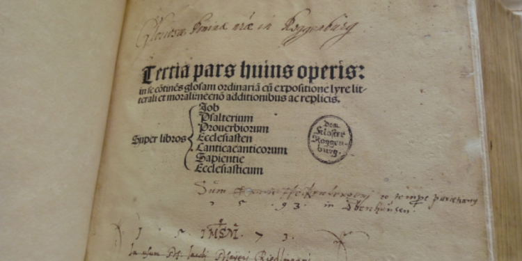 Incunabulul- comoara U Oradea. Volumul vechi de peste 500 de ani, a fost restaurat. Doar pentru decontaminarea cărții, specialiștii Muzeului Național al României au lucrat timp de patru zile