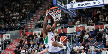 Un canadian de 2,06 m, noul pivot al baschetbaliștilor de la CSM Oradea