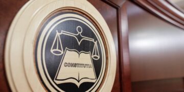 Legea de prelungire a termenelor pentru poliţele de asigurare eliberate de societăți în însolvență este neconstituțională