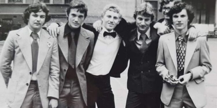 Generația Gojdu 79. Marcel Pușcaș și dr. Ovidiu Burtă printre absolvenți. Fotbalistul celebru care a absolvit mate-fizică, a luat Bac-ul cu 9, a citit, a mers la teatru…