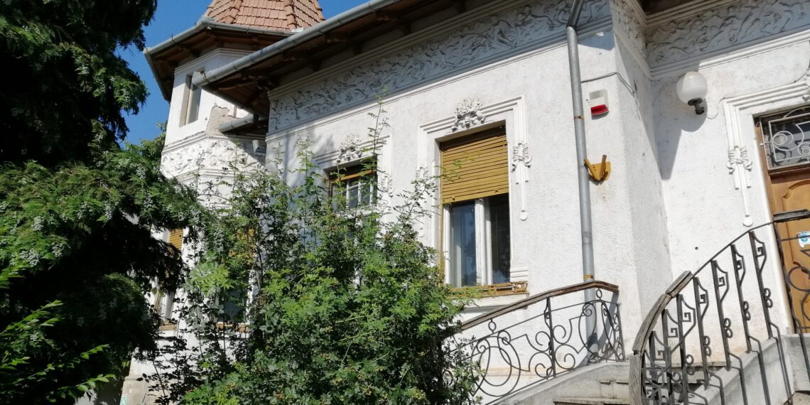 Cum arată vila istorică din Parcul Brătianu, scoasă la licitație pentru 3.449.130 lei