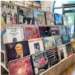 Doi francezi care au dat Parisul pe Ceica, la Târgul de Viniluri. A avut o colecție de 60.000 de vinil