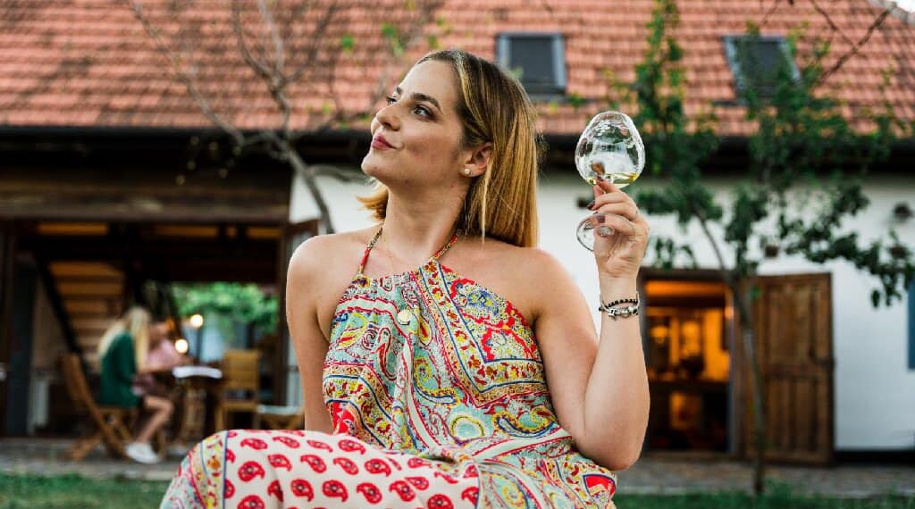 GALERIE. Doi frați din Bihor au pus umăr la umăr să salveze satul bunicilor. Au creat la Leheceni un complex turistic de poveste