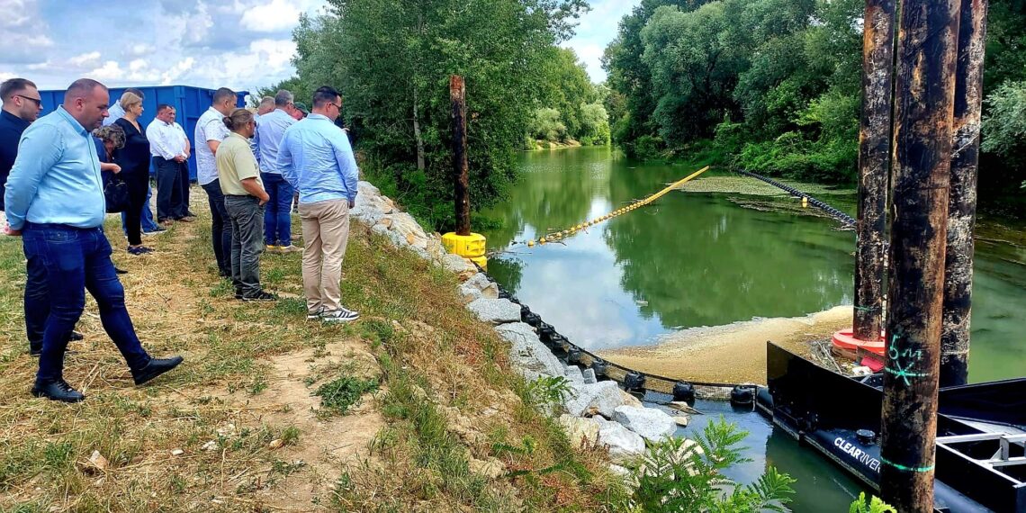 Verifică în teren  lucrările hidrotehnice din zonele de frontieră