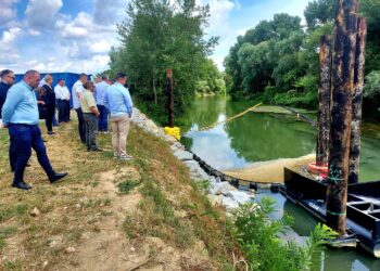 Verifică în teren  lucrările hidrotehnice din zonele de frontieră