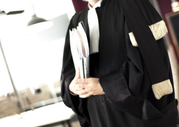 Decizia CCR privind încetarea calității de avocat