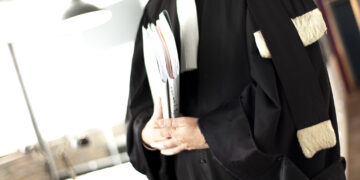 Decizia CCR privind încetarea calității de avocat