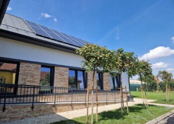 Cea mai nouă bibliotecă din Bihor se va deschide peste câteva zile. Sute de cărți au ajuns azi acolo