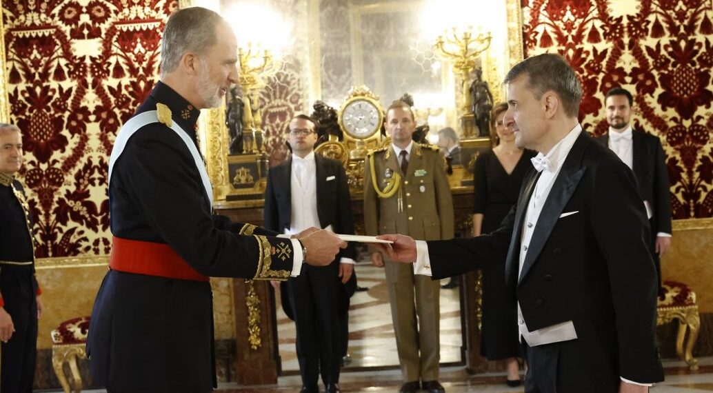 Bihoreanul George Bologan, ambasador la Sfântul Scaun şi Ordinul Suveran de Malta. Era consilier prezidențial