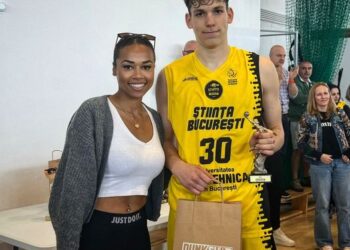 La 15 ani, orădeanul Răzvan Buzguța, ajunge la Roma, la Stella Azzurra Basketball Academy. Avocatul care a obținut medalia pentru România la Olimpiadă, sprijin în carieră