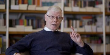 Un reputat profesor la University College din Londra, declarat persona non grata de regimul comunist, explică la Oradea momentul 23 August 1944