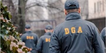 Cerea între 800 lei și 4.000 de euro pentru a angaja, pe influență, asistente în spitalul județean