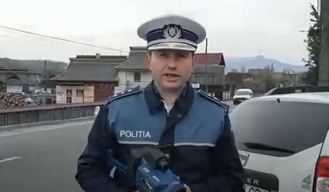 Comisar șef de poliție și împuternicit șef al Serviciului Rutier, reținut. Ar fi şters din aplicaţia informatică a poliției  menţiunile referitoare la sancţiunile aplicate titularilor permiselor de conducere, datele referitoare la suspendarea dreptului de a conduce vehicule