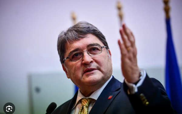 Istoria Imperiului Habsburgic prin ochii lui Emil Hurezeanu, ambasadorul României în Austria. De la microfonul Radio Europa Liberă în sala de conferințe a Muzeului Țării Crișurilor