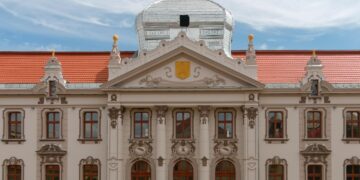 Aici își relocă activitatea CJ Bihor. Imagini spectaculoase după restaurarea uneia dintre clădirile emblematice din Oradea