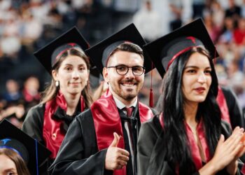 1000 de locuri la master la Universitatea Oradea. Câte sunt bugetate