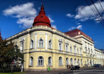 Clădirea Facultății de Medicină Oradea, restaurată cu 136.328.000 lei prin CNI