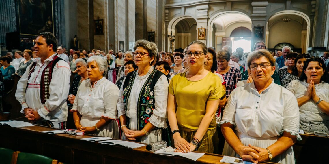 Credincioșii slovaci au cerut protecția cerească a Fecioarei Maria pentru familii, bolnavi și tineri la Maria Radna. Printre ei și deputatul Adrian Merka