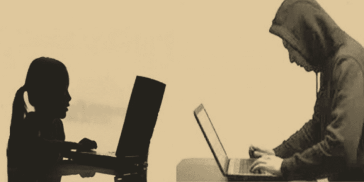 La 17 ani acuzat de pornografie infantilă și șantaj