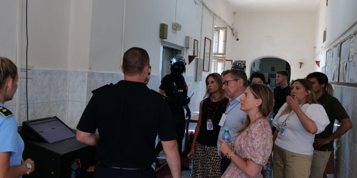 Procurorii din Tarragona, Spania, au venit la Penitenciarul Oradea să vadă condițiile de detenție și cum se aplică legea de executare a pedepselor privative de libertate