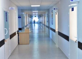 Intervenție chirurgicală rară la o femeie care avea o tumoră genitală de mari dimensiuni – 15 kilograme