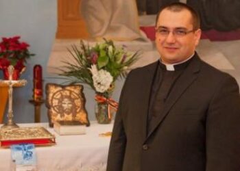 Preotul suspendat de Episcopia Greco-Catolică de Oradea, care a slujit în America, vrea să devină Președintele României