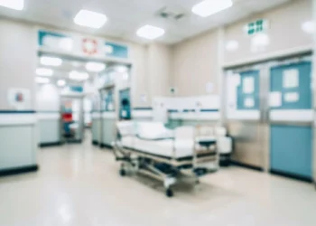 Doi pacienți au fost lăsați fără bani și acte în timp ce se aflau în operație