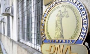 Continuarea urmăririi penale dispusă de DNA într-un caz de infracțiuni economice comise de funcționari ANAF