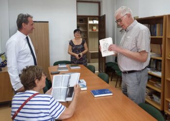 Profesorul Dennis Deletant impresionat de Universitatea din Oradea