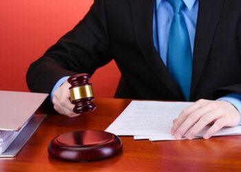 RIL: Prerogativa creditorului majoritar de desemnare a administratorului judiciar ori a lichidatorului judiciar poate fi exercitată cel mai târziu la data primei şedinţe a adunării creditorilor