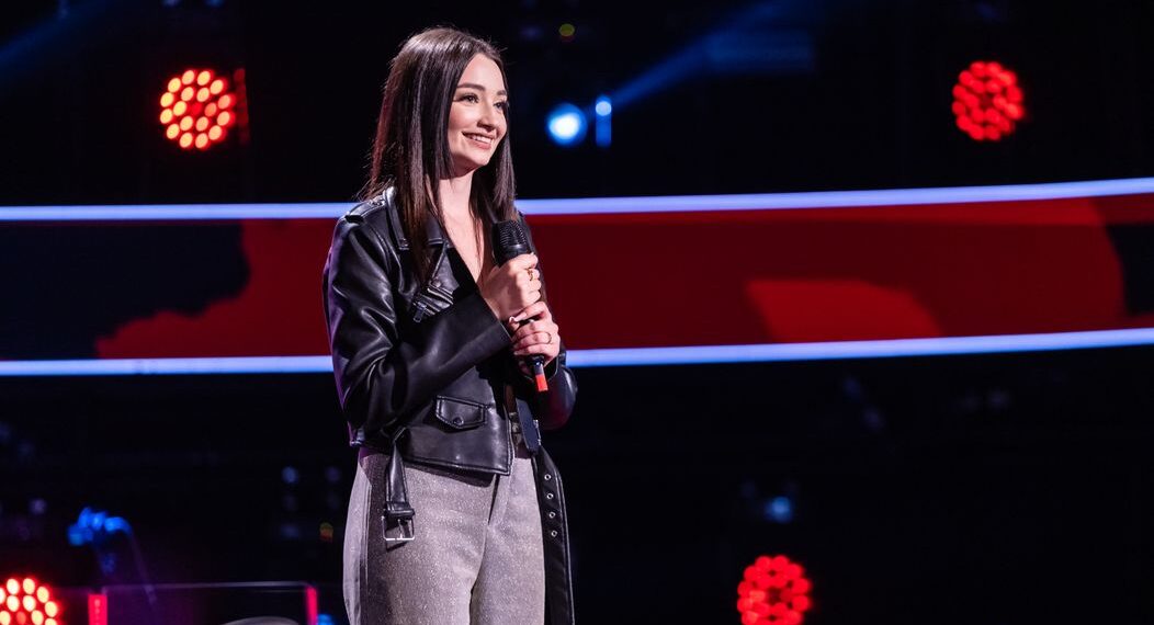 Alecsia Chirodea, coafeza din Brescia cu origini în Alesd, spectacol la Vocea României: „Ai cântat angelic!„