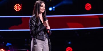 Alecsia Chirodea, coafeza din Brescia cu origini în Alesd, spectacol la Vocea României: „Ai cântat angelic!„